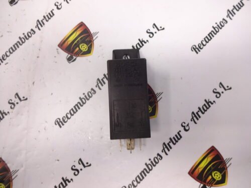 Rele VW  Volkswagen Golf 8697212208 BOSCH ZEITRELAIS