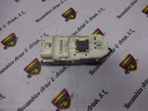 Botonera elevalunas Toyota Corolla Verso 8404013060 84040-13060 514951