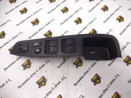 Botonera Elevalunas Mitsubishi Outlander 8608A060 C8D-D601M