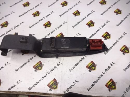 Botonera Elevalunas Mitsubishi Outlander 8608A060 C8D-D601M
