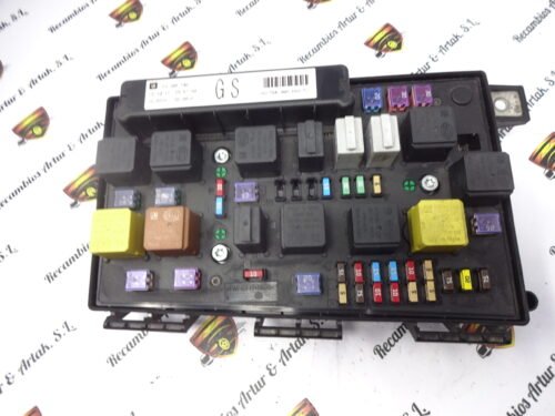 Caja de fusibles Opel Astra H 13206746 GS 13206746GS 5DK008668-52