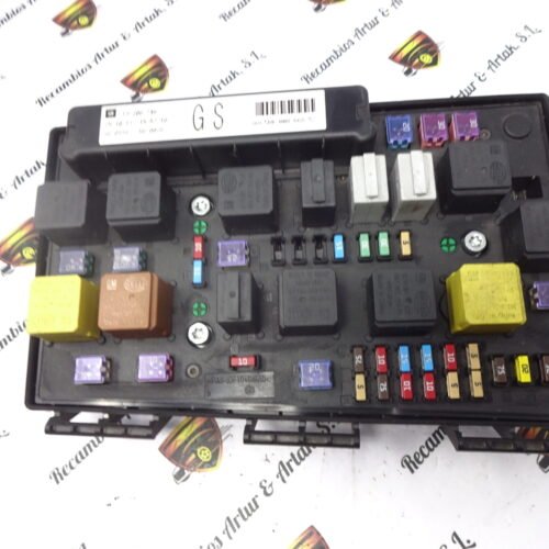 Caja de fusibles Opel Astra H 13206746 GS 13206746GS 5DK008668-52