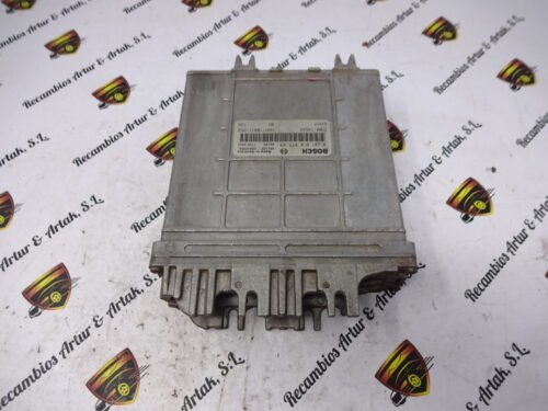 Centralita del motor  Renault Megane  0281010077  7700114644