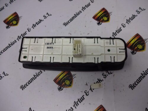 Botonera Elevalunas RENAULT MEGANE 809610009R 809610009RA