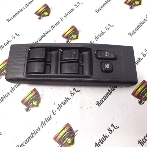 Mando botonera elevalunas  Toyota Corolla 848200F03000 84820-0F030-00 848200F030 84820-0F030
