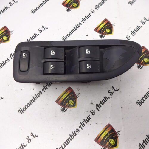 Botonera Elevalunas / Windows switch RENAULT LAGUNA 8200397299B
