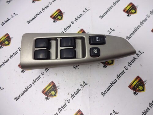 Botonera Elevalunas Toyota Corolla Verso 8404013081 84040-13081