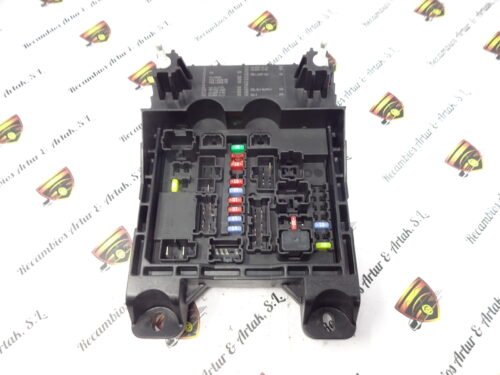 Caja de fusibles NISSAN 284B6LC40B 284B6 LC40B 24V A D807