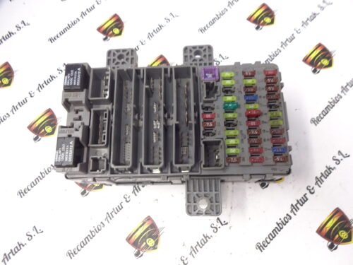 Caja de fusibles / Fuse box Body Honda SMG-G212