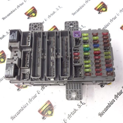 Caja de fusibles / Fuse box Body Honda SMG-G212