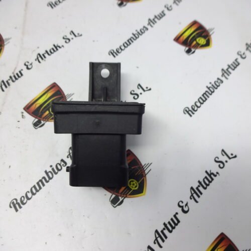 Unidad de control Renault Trafic A622900130 / SGS 110675590R-E