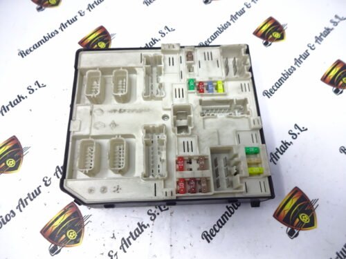 Caja de fusibles Renault Opel Movano USM-2010 284B67365R
