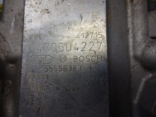 Bomba de inyección  Opel Astra Zafira 55556383 0470504227 0281011055