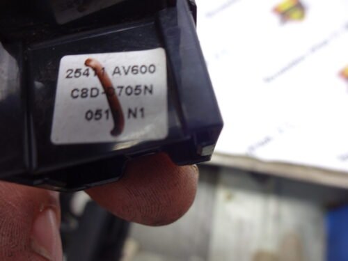 Botonera Elevalunas Nissan primera 25411AV600 25411-AV600