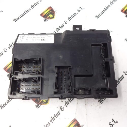 Caja de fusibles Ford Transit Courier DN1T15K600EG DN1T-15K600-EG