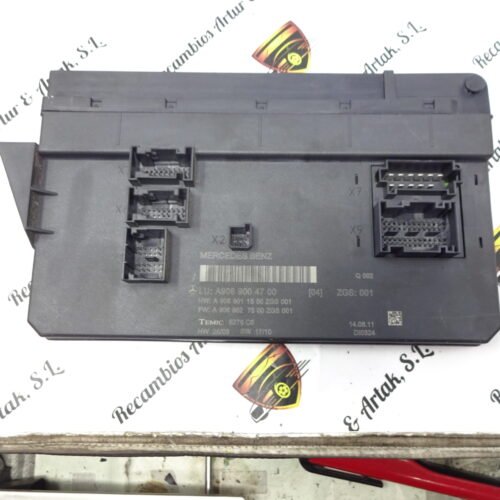 A9069004700 A9069011500 A9069027500 Caja de fusibles Mercedes Sprinter A9069004700 A9069011500 A9069027500 ZGS001