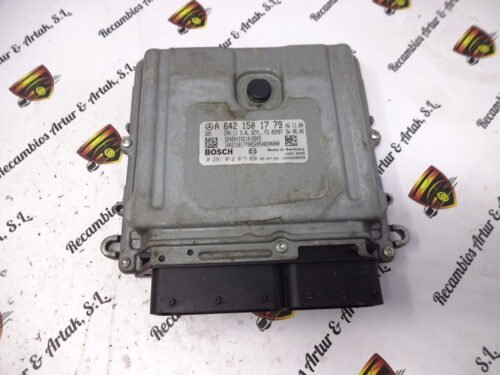 Centralita del motor Mercedes-Benz ML A6421501779 0281012015