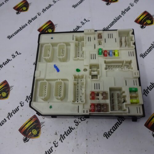 Caja de fusibles Renault Master USM-2010 284B62172R