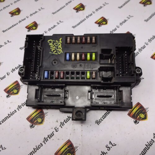 BCM Caja de fusibles  Iveco Daily 5802282649 Y503441700108