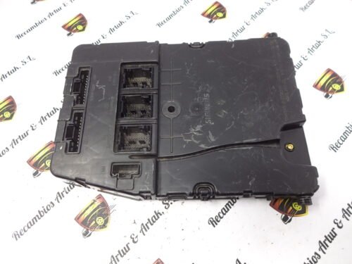 Caja de fusibles Renault Megane 8200309693 S118400310L S118400310 L