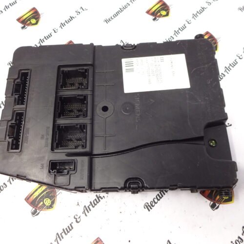 Caja de fusibles Renault Mégane S118400200I 8200305575 8200280937