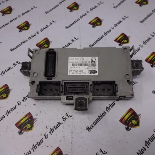 Caja de fusibles IVECO 69502287 503440070110 69502288 503440080110