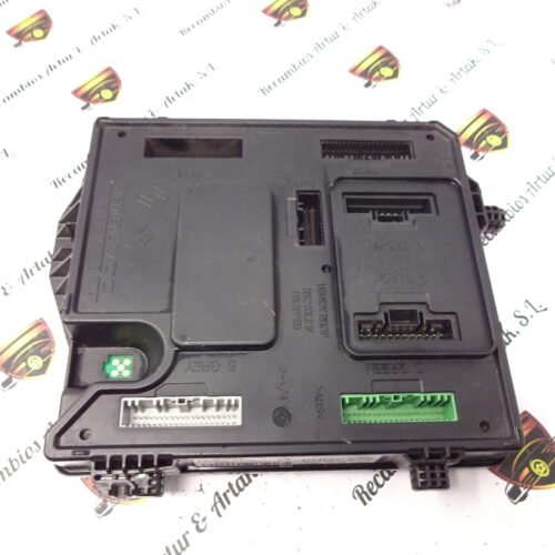 BCM Caja de fusibles Renault Megane 284B15778R S180071101E S180071101 E