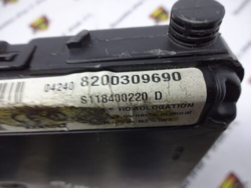Caja de fusibles Renault Megane 8200309690 S118400220D S118400220 D 8200411345