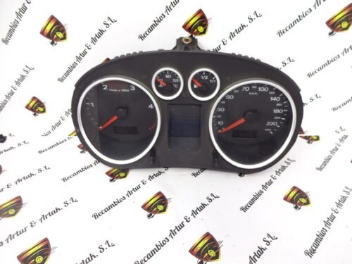 DSC04149 Cuadro de instrumentos Audi A2 8Z0920900M 110080150003