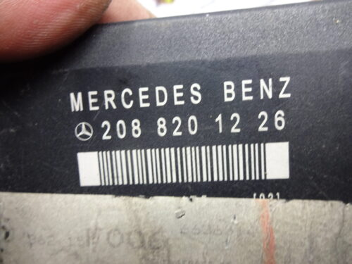 Unidad de control de la puerta Mercedes Benz 2088201226