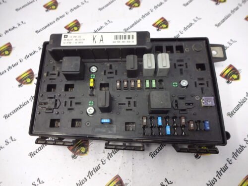 Caja de fusibles  Opel  13250232 13250232KA  5DK009464-30