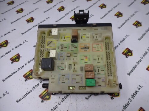 Caja de fusibles Ford Escort 91AG14A073BE