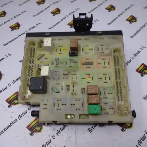 Caja de fusibles Ford Escort 91AG14A073BE