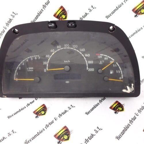 DSC05608 Cuadro de instrumentos MERCEDES VITO A0014461221 A 001 446 12 21