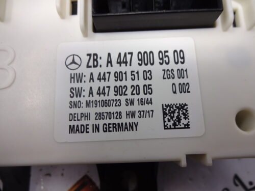 Caja de fusibles Mercedes Vito VIANO A4479009509 A4479015103 A4479022005