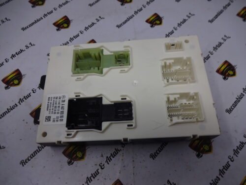 Caja de fusibles Mercedes Vito VIANO A4479009509 A4479015103 A4479022005
