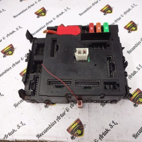 Caja de fusibles Smart Fortwo  A4519009100 A4519017000 A4519022100 5WK49738AG