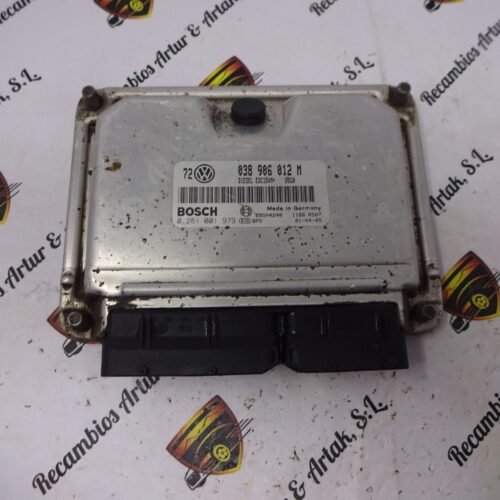 DSC06499 Centralita del motor VW GOLF 0281001979 038906012M
