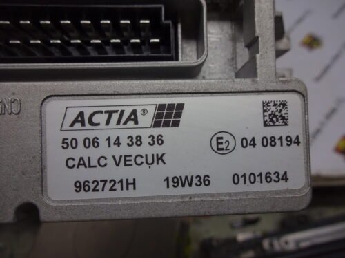 Unidad de control RENAULT IVECO 5006143836 962721H ACTIA 19W36 0101634