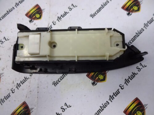 Botonera Elevalunas Toyota Prius 8404033100 84040-33100 435-2M24