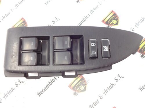 Botonera Elevalunas Toyota Prius 8404033100 84040-33100 435-2M24