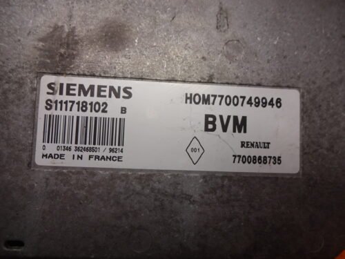 Centralita del motor Renault Clio S111718102A HOM7700749946 7700868735