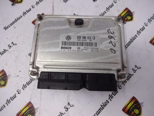 Centralita del motor / Motorsteuergerät / Engine control unit / SEAT IBIZA 0281010688 038906012CD