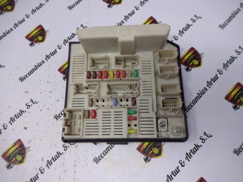 Caja de fusibles RENAULT 8200451902D 8200451902-D USM-X61
