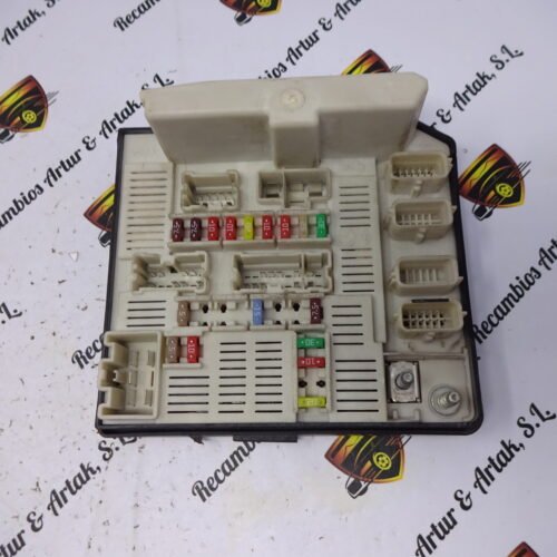 Caja de fusibles RENAULT 8200451902D 8200451902-D USM-X61