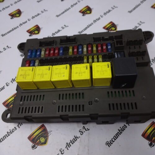 Caja de fusibles Land Rover Freelander 518665104 YQE 102930 YQE102930 DRC8626