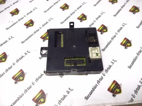 Caja de fusibles Renault 8200192468 21668719-4A 74N1 8200190268