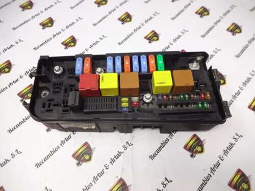 Caja de fusibles Opel Vectra Signum 13144709UQ 13144709 UQ 519066021