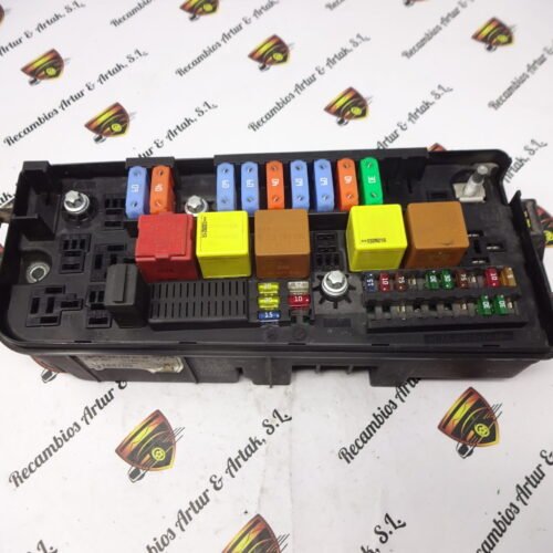 Caja de fusibles Opel Vectra Signum 13144709UQ 13144709 UQ 519066021