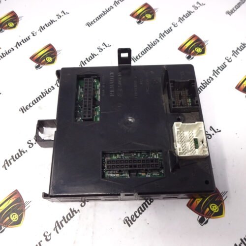 Caja de fusibles Renault Laguna 8200262051 21671743-9D 74N3 8200309024 8200283814